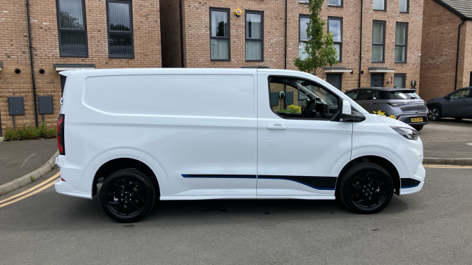 Ford Transit Custom 320 L1 Diesel Fwd 2.0 EcoBlue 150ps H1 Van Sport - Image 9